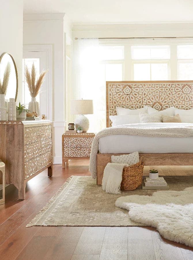 Haveli Geometric Carved Platform Bed - Image 4